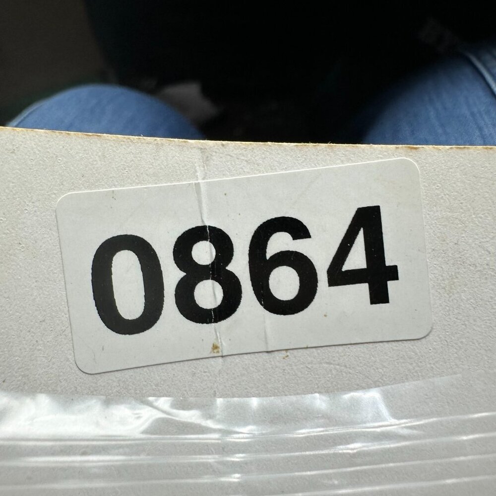 3/$30 Vintage Trifari Clip On Earrings Gold Tone Textured Layered Leaf Swirl - Picture 7 of 8